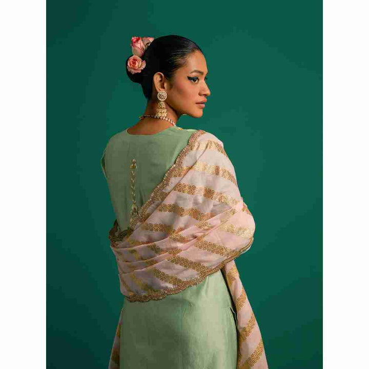 Anantaa By Roohi Trehan Green V Neck Hand Embroidered Thread Work Silk Chanderi Kurta