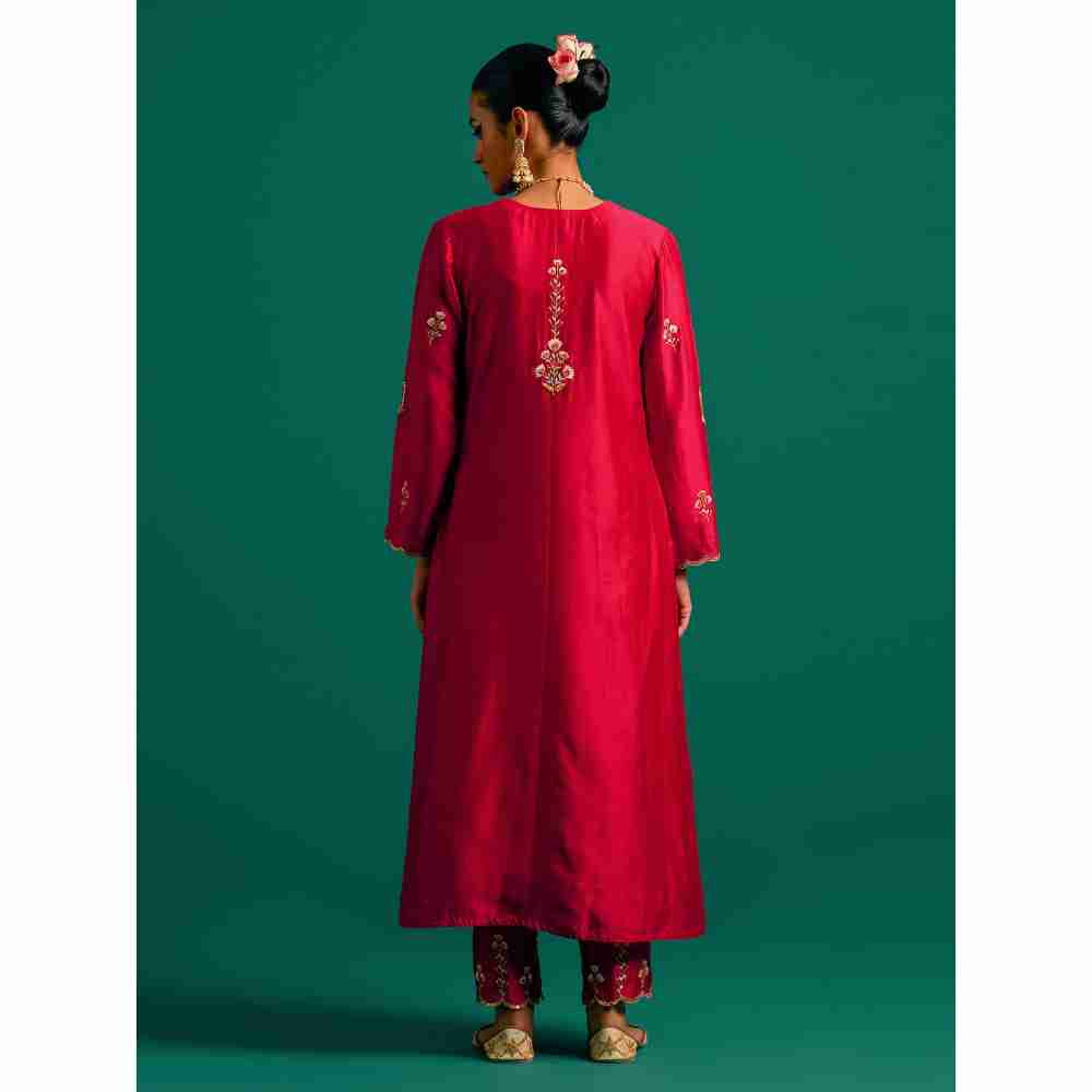 Anantaa By Roohi Trehan Red V Neck Hand Embroidered Thread Work Silk Chanderi Kurta