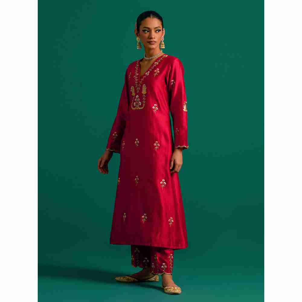 Anantaa By Roohi Trehan Red V Neck Hand Embroidered Thread Work Silk Chanderi Kurta