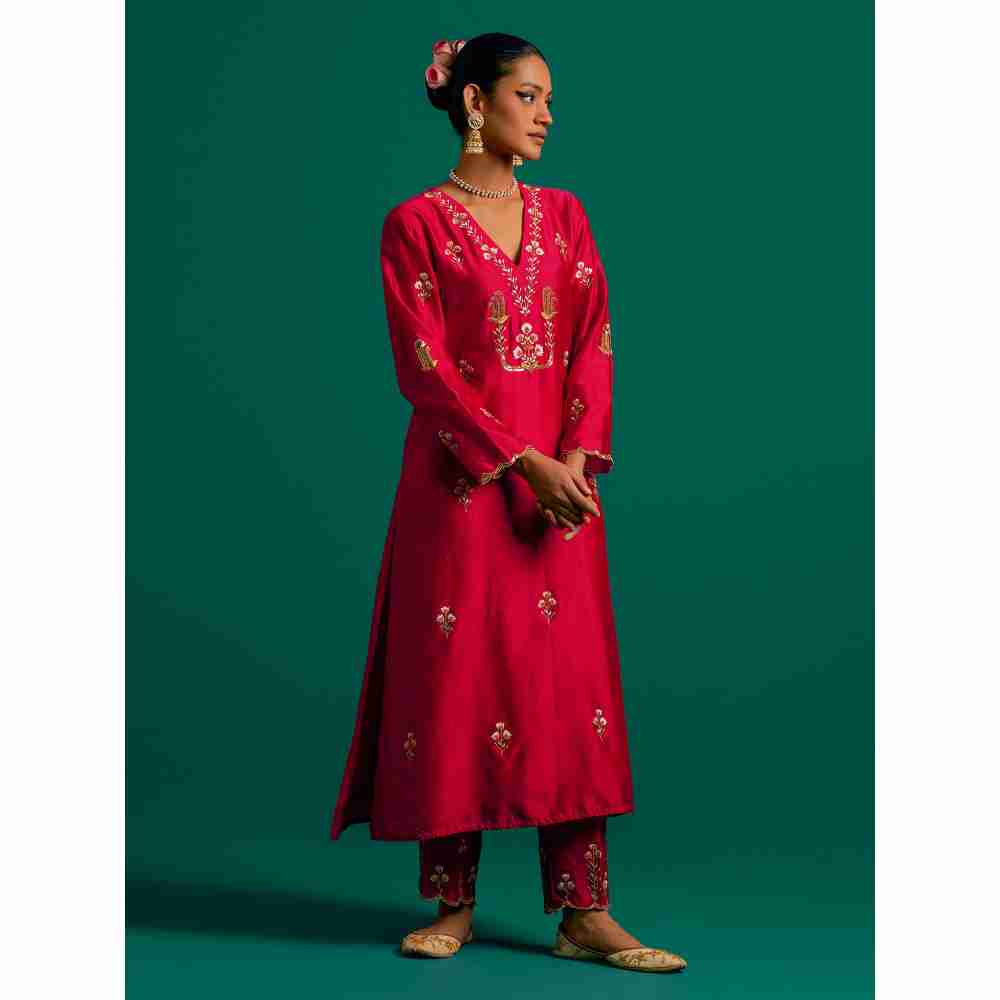 Anantaa By Roohi Trehan Red V Neck Hand Embroidered Thread Work Silk Chanderi Kurta