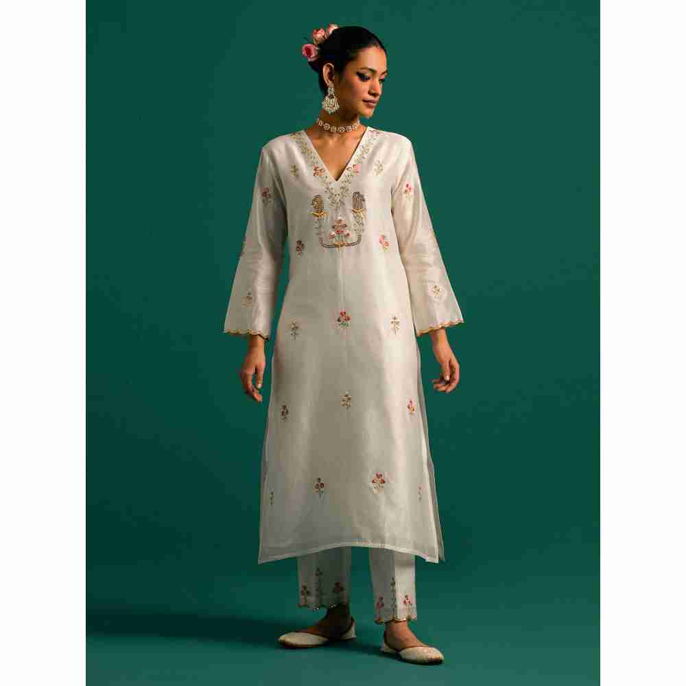 Anantaa By Roohi Trehan Off White V Neck Hand Embroidered Thread Work Silk Chanderi Kurta