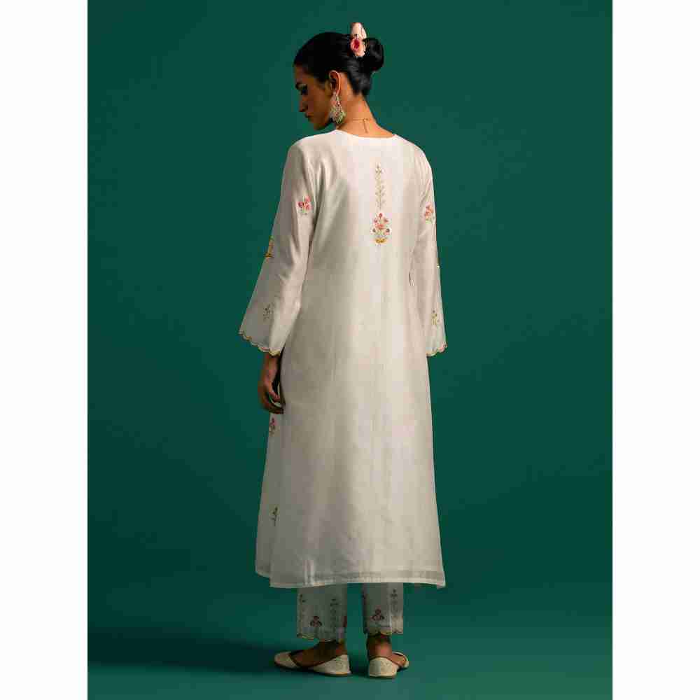 Anantaa By Roohi Trehan Off White V Neck Hand Embroidered Thread Work Silk Chanderi Kurta