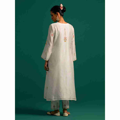 Anantaa By Roohi Trehan Off White V Neck Hand Embroidered Thread Work Silk Chanderi Kurta