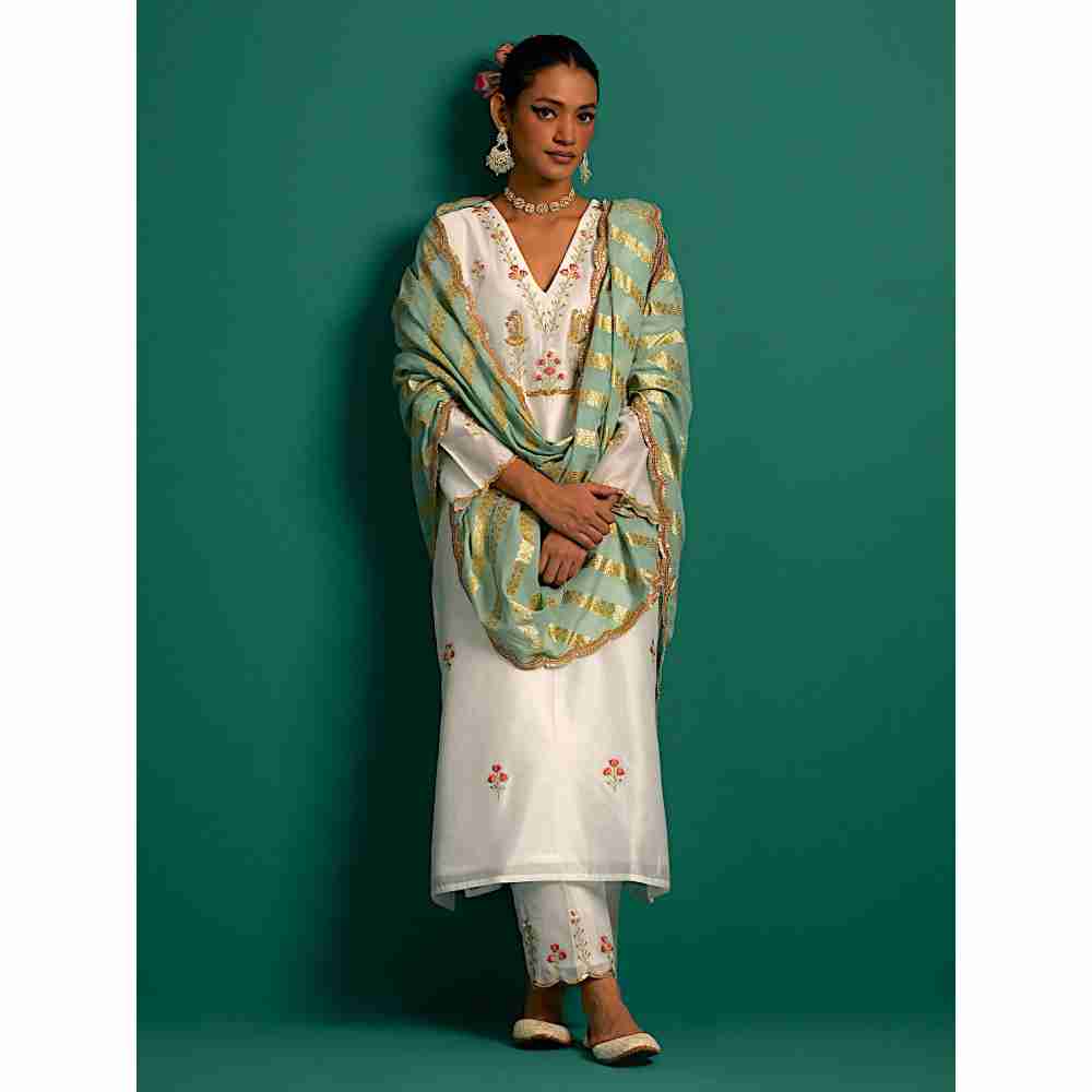 Anantaa By Roohi Trehan Off White V Neck Hand Embroidered Thread Work Silk Chanderi Kurta