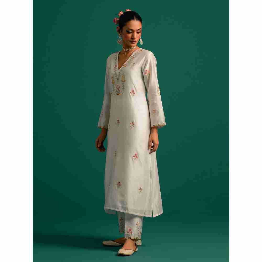 Anantaa By Roohi Trehan Off White V Neck Hand Embroidered Thread Work Silk Chanderi Kurta
