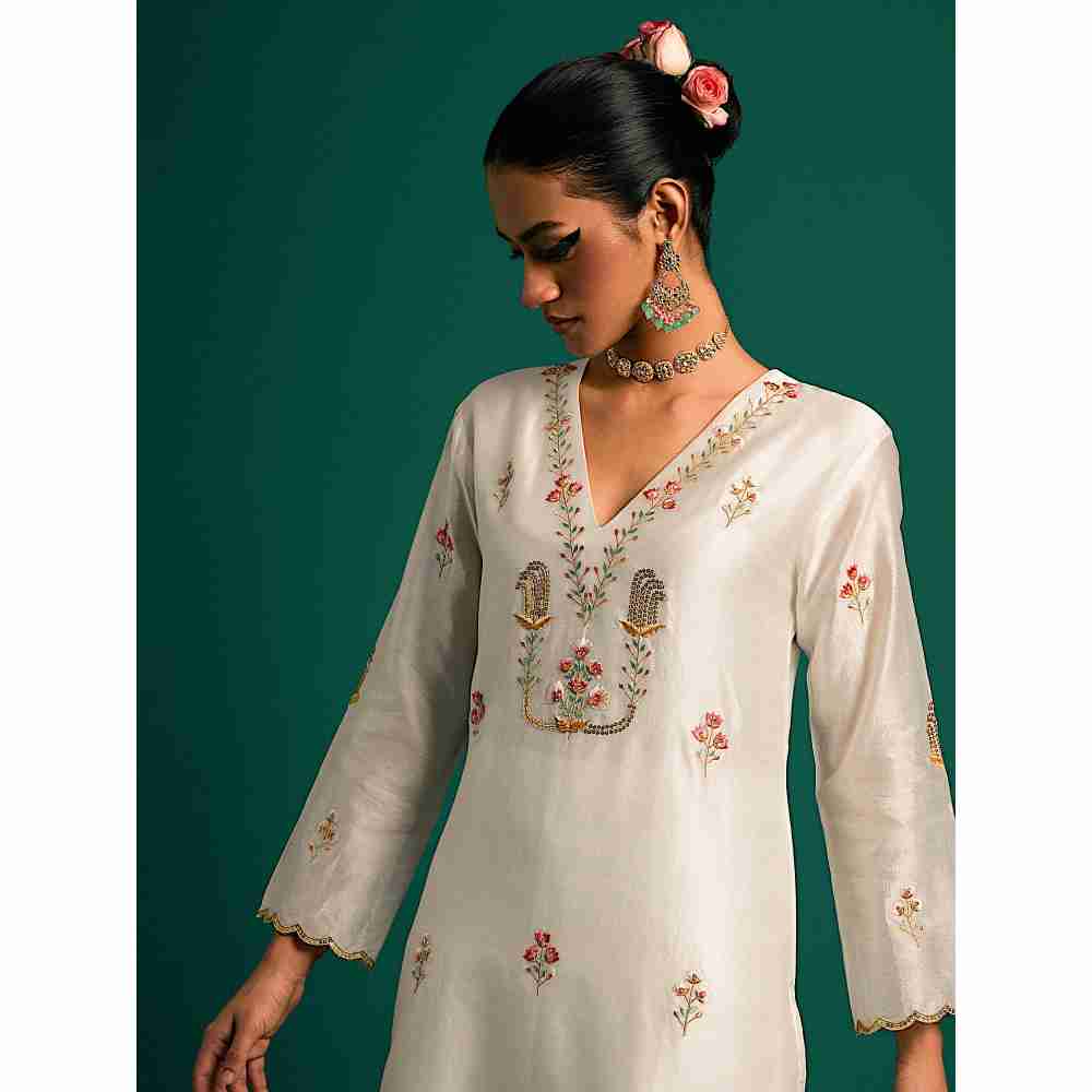 Anantaa By Roohi Trehan Off White V Neck Hand Embroidered Thread Work Silk Chanderi Kurta
