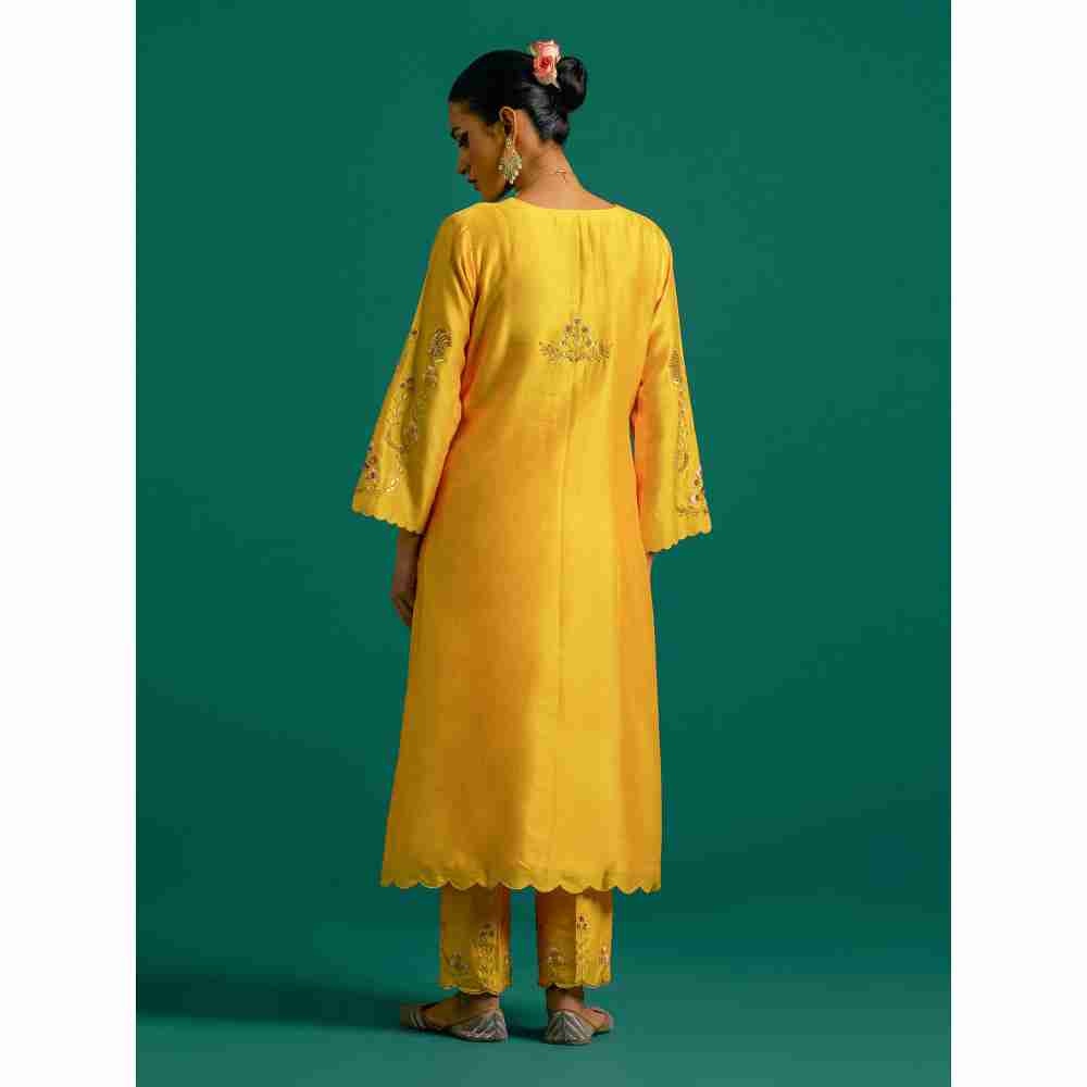 Anantaa By Roohi Trehan Yellow Hand Embroidered Thread Work Silk Chanderi Kurta