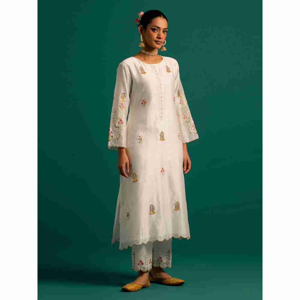 Anantaa By Roohi Trehan Off White Hand Embroidered Thread Work Silk Chanderi Kurta