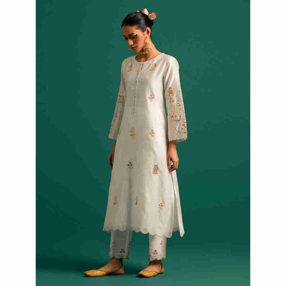 Anantaa By Roohi Trehan Off White Hand Embroidered Thread Work Silk Chanderi Kurta