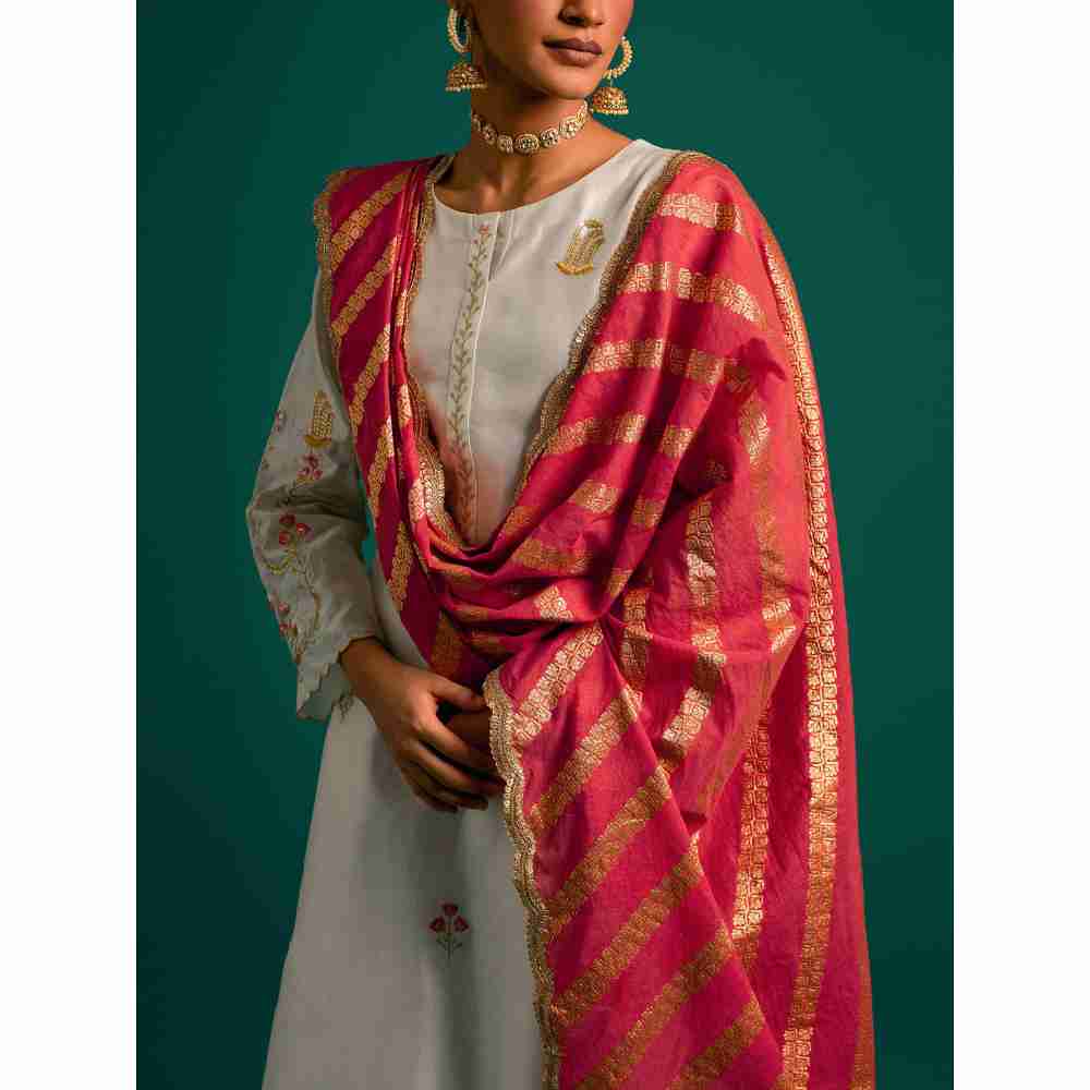 Anantaa By Roohi Trehan Off White Hand Embroidered Thread Work Silk Chanderi Kurta