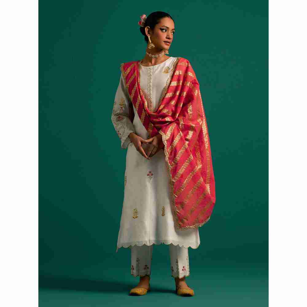 Anantaa By Roohi Trehan Off White Hand Embroidered Thread Work Silk Chanderi Kurta