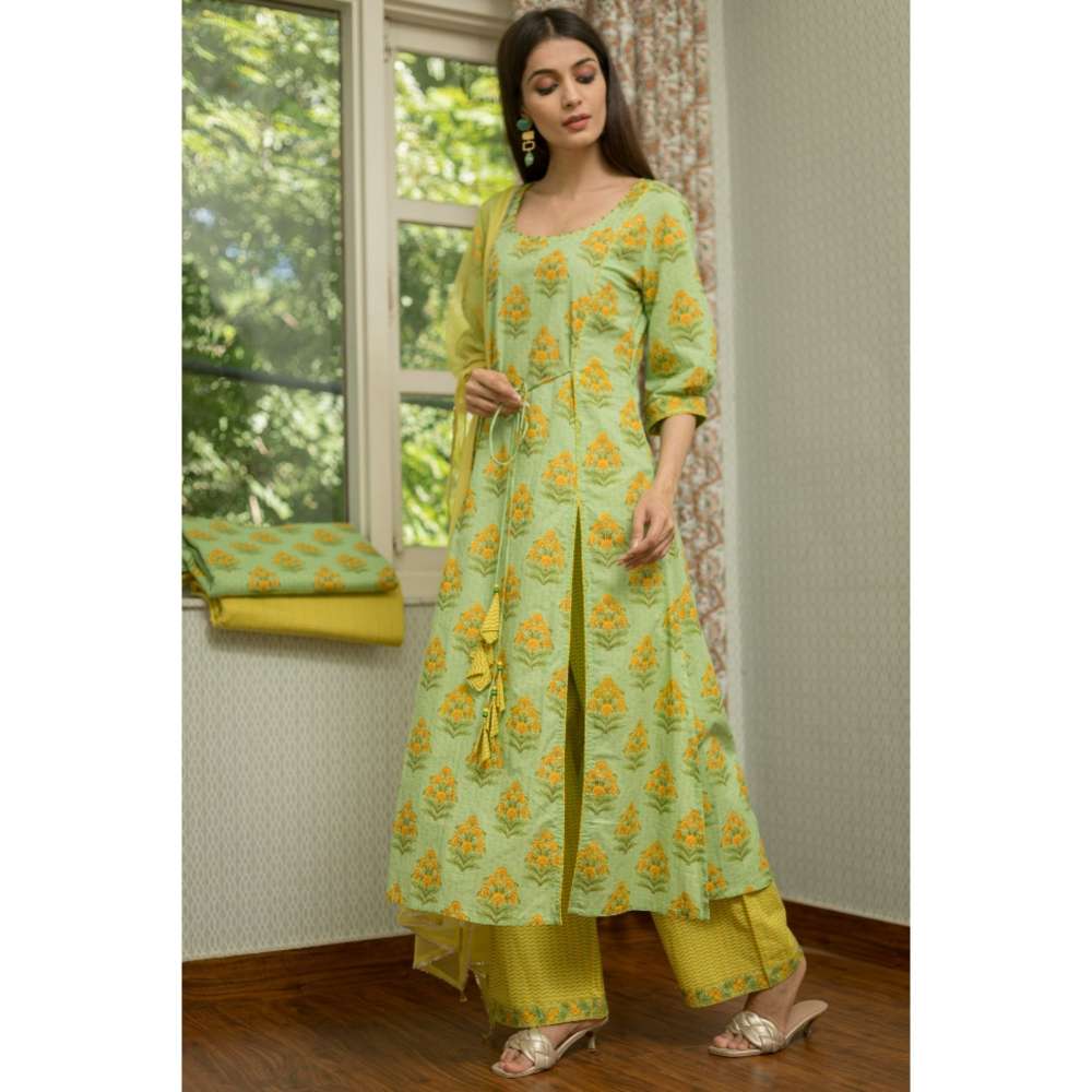 ArtiZen Weaves Spring Green And Chrome Yellow Premium Cotton Suit With Net Dupatta (Set of 3)