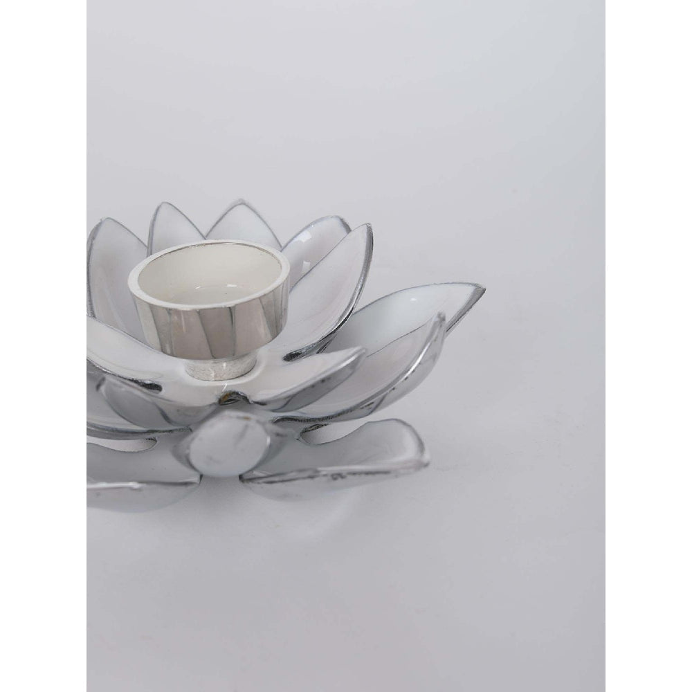 Assemblage White & Silver Lotus Tlite Holder