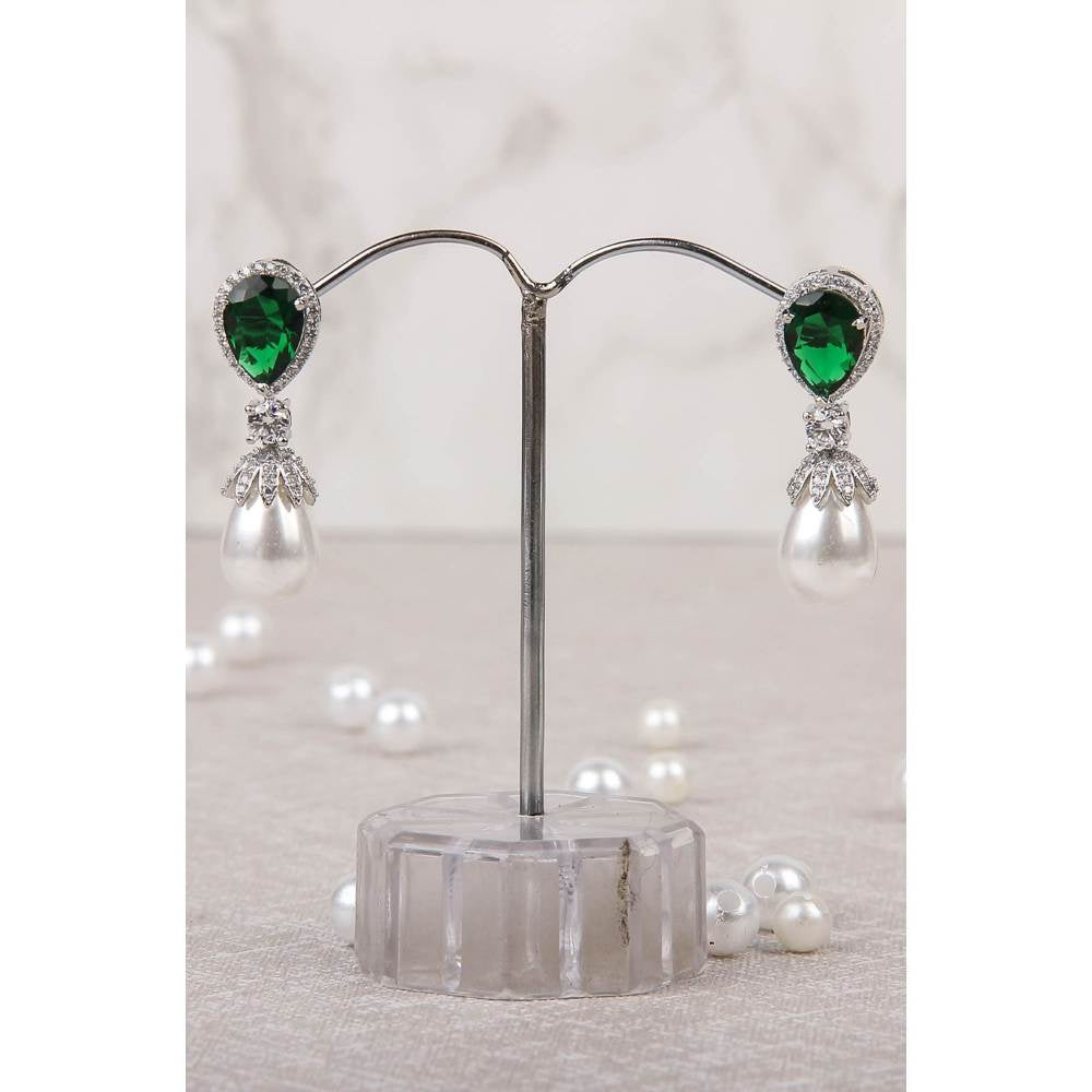 Auraa Trends Zircon Green and Pearl Light Weight Earring
