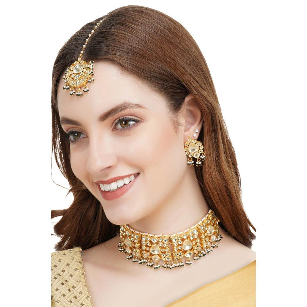 Auraa Trends Kundan Bridal Choker Necklace Set with Mangtika