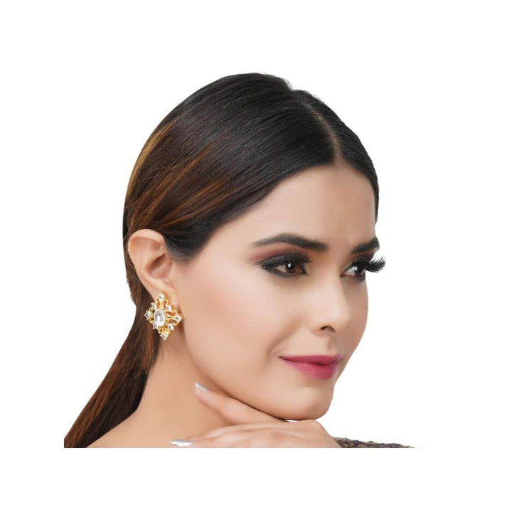 Auraa Trends 22Kt Gold Plated Kundan Traditional Earring Set for Women