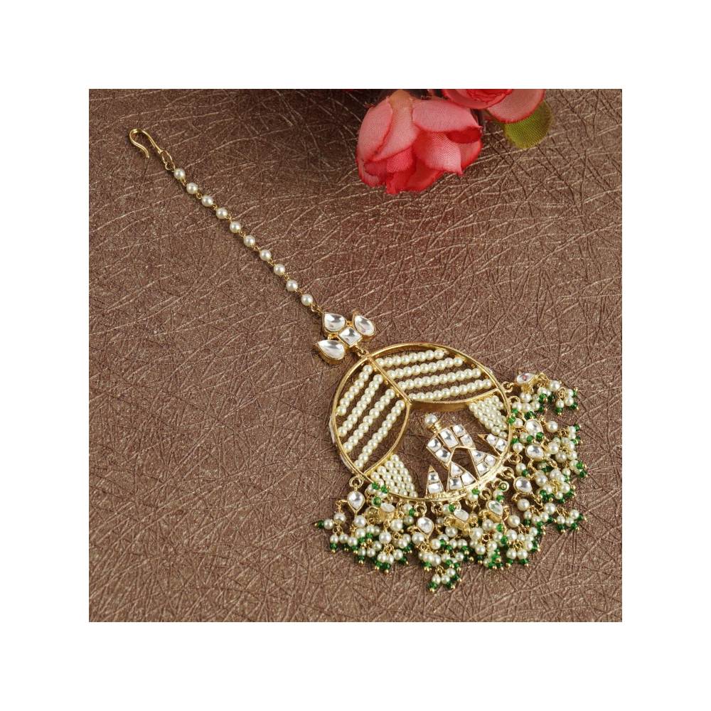 Auraa Trends 22KT Gold Plated Kundan Elegant Green Maangtika