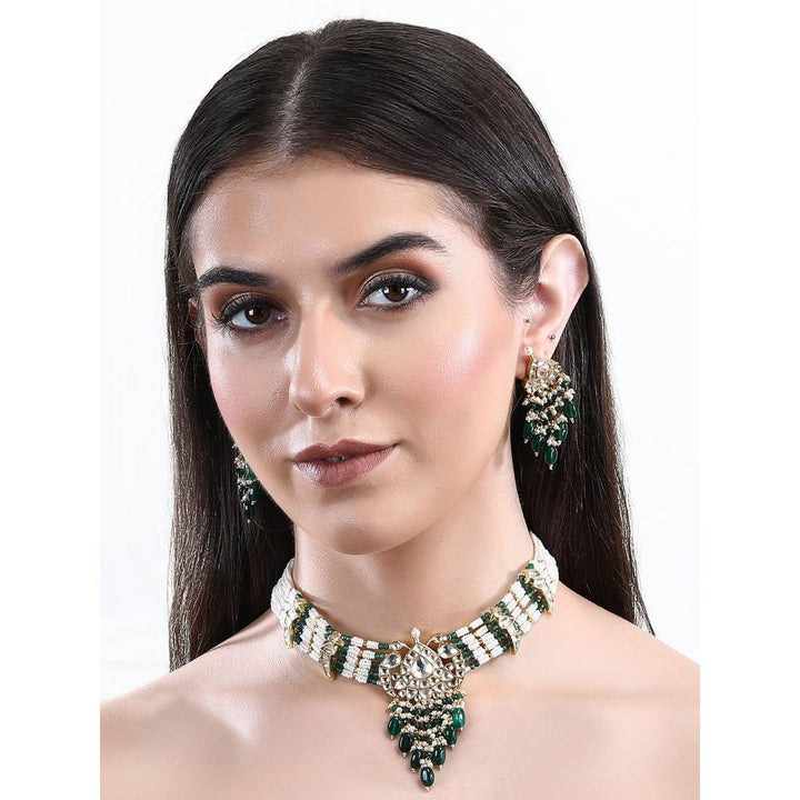 Auraa Trends 22Kt Gold Plated Kundan Classic Green Choker Necklace Set for Women and Girls