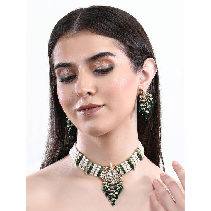 Auraa Trends 22Kt Gold Plated Kundan Classic Green Choker Necklace Set for Women and Girls