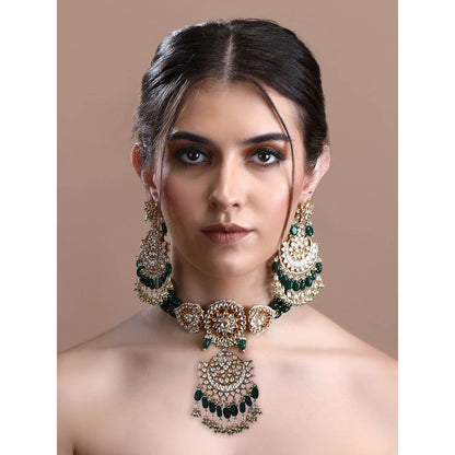 Auraa Trends 22Kt Gold Plated Kundan Classic Green Choker Necklace Set for Women and Girls