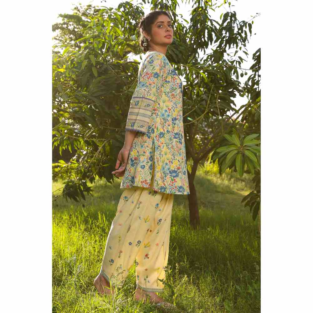 Baise Gaba Tulie A-Line Kurta - Yellow (Set of 2)