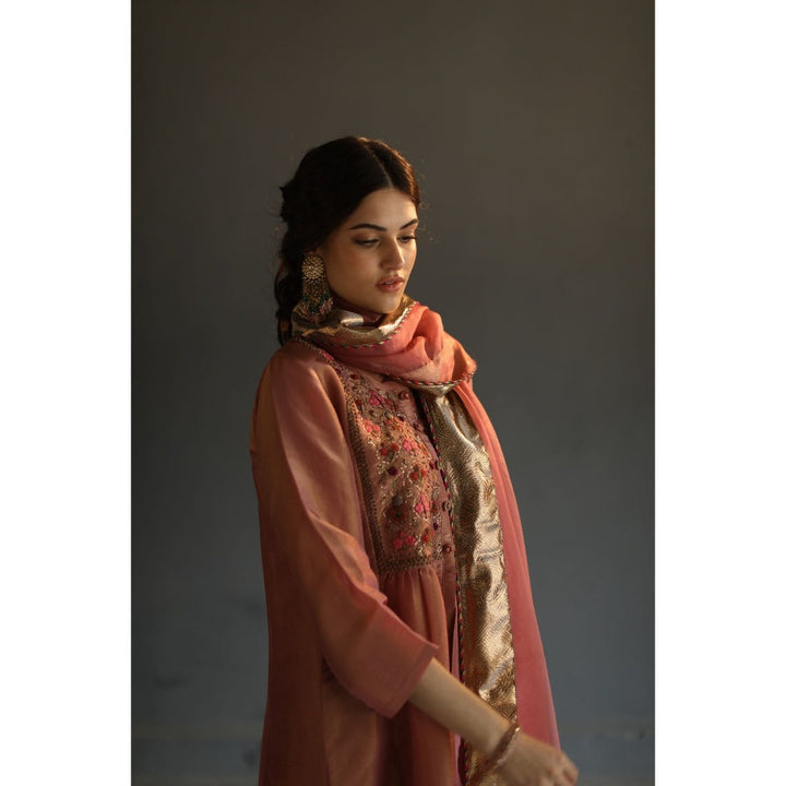 Begum Pret Sitara Kurta - Peach (Set of 3)