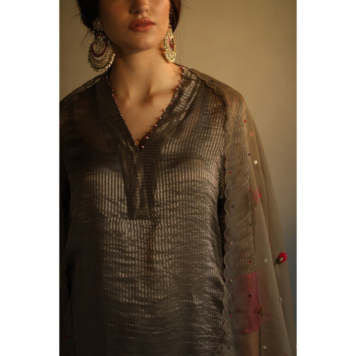 Begum Pret Jhilmil Kurta - Charcoal Grey (Set of 4)