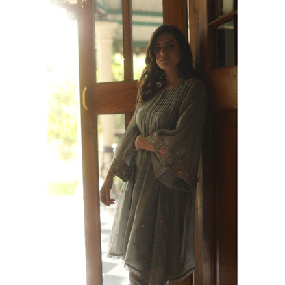 Begum Pret Kira Floral Kurta (Set of 3)