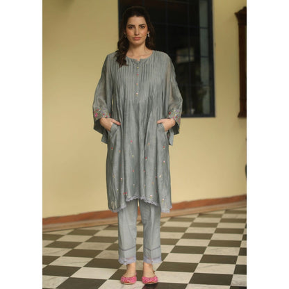 Begum Pret Kira Floral Kurta (Set of 3)