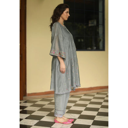 Begum Pret Kira Floral Kurta (Set of 3)