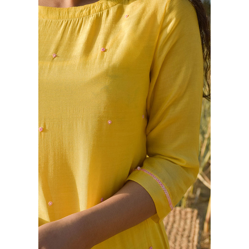 Baise Gaba Yellow Suit (Set Of 2)