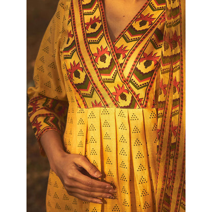 Baise Gaba Yellow Bee Balm Kurta (Set Of 3)