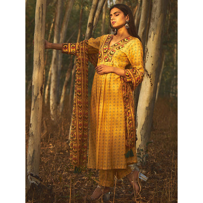 Baise Gaba Yellow Bee Balm Kurta