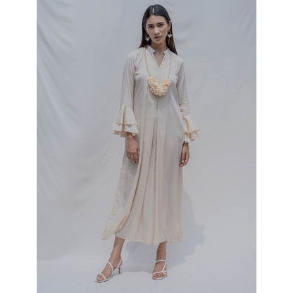 Bohame Off-White Front Pleated Dress With Necklace (Set of 2)