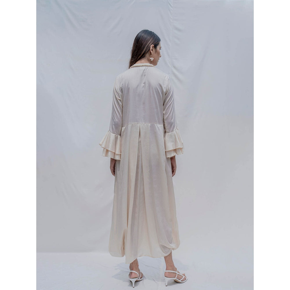 Bohame Off-White Front Pleated Dress With Necklace (Set of 2)