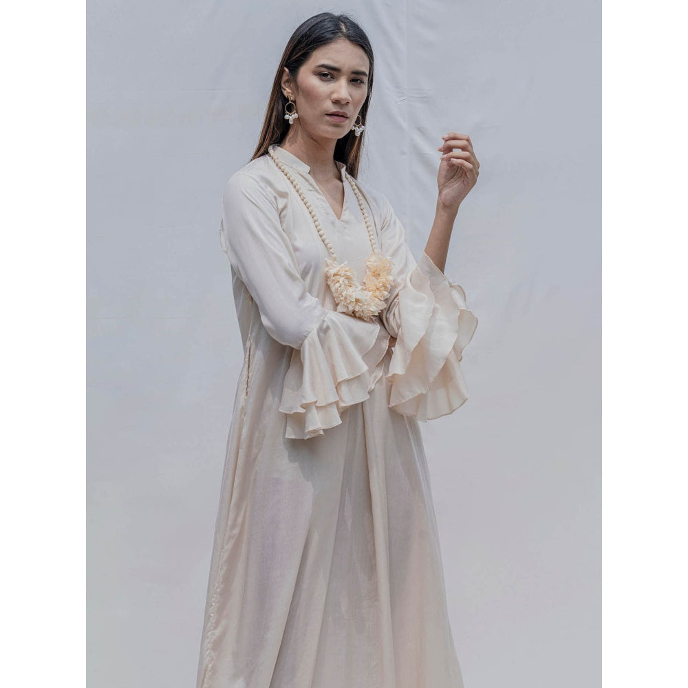 Bohame Off-White Front Pleated Dress With Necklace (Set of 2)