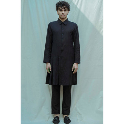 Bohame Cotton X Linen Box Pleated Kurta With Pajama In Black (Set of 2)