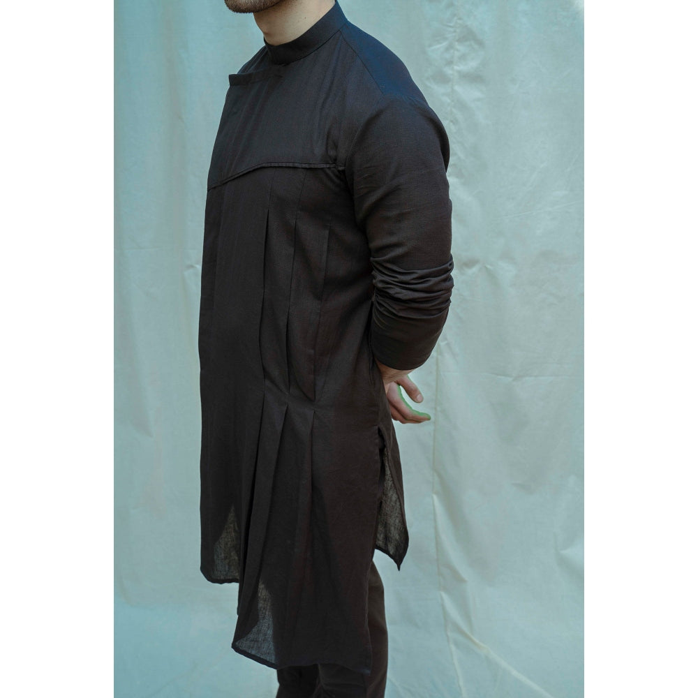 Bohame Cotton X Linen Asymmetry Pleated Kurta With Pajama (Set of 2)