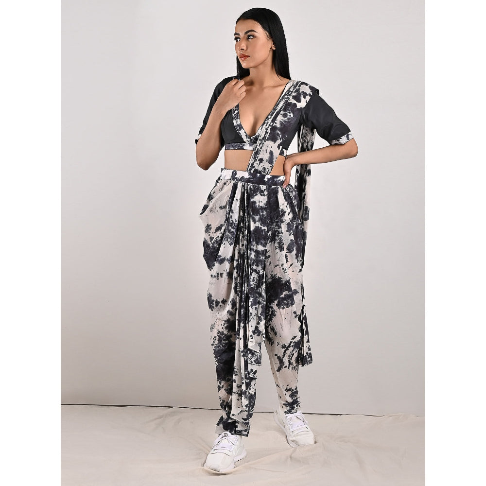 Bohame Arcadia Tie Dye Grey & White Concept Saree (Set of 2)