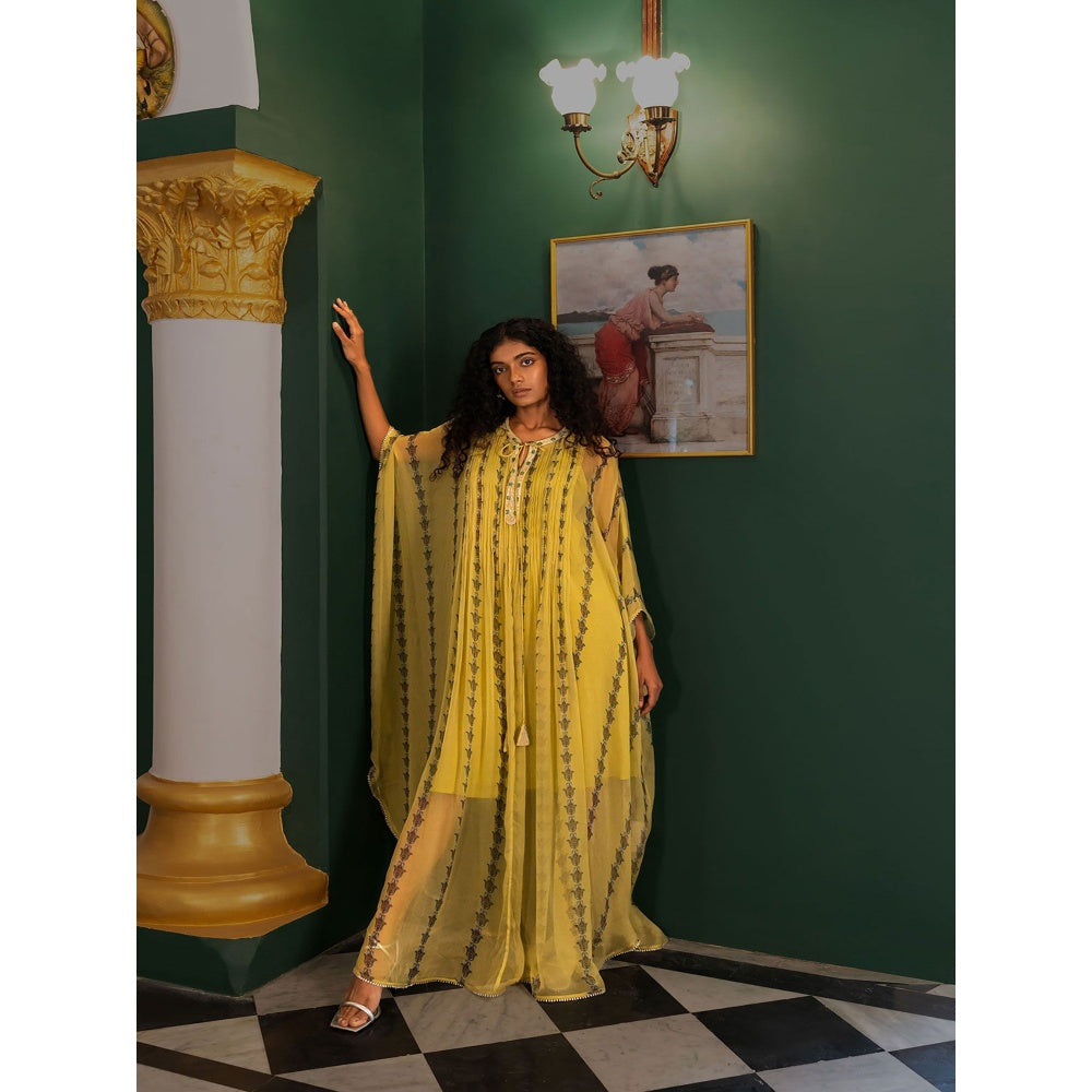 17 : 17 by Simmi Saboo Yellow Evil Eye Front & Back Pleated Kaftan with Inner (Set of 2)