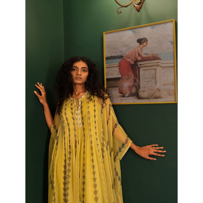17 : 17 by Simmi Saboo Yellow Evil Eye Front & Back Pleated Kaftan with Inner (Set of 2)