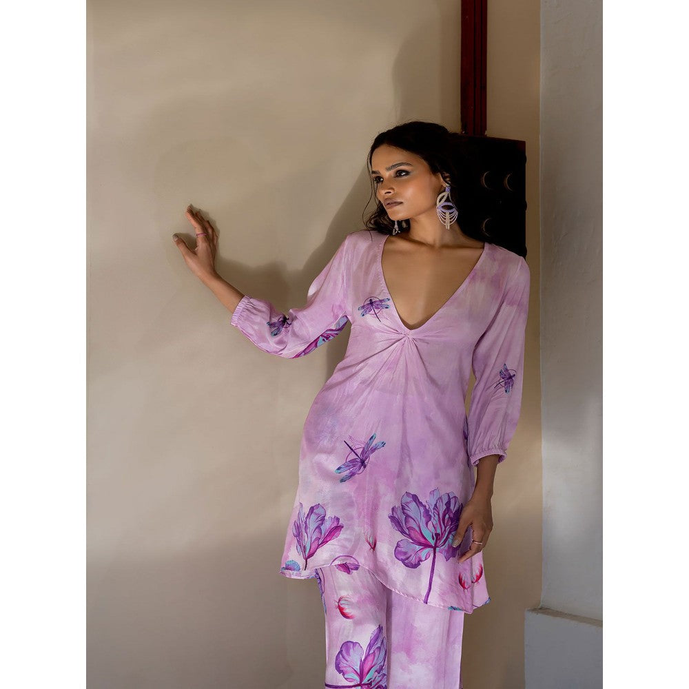17 : 17 by Simmi Saboo Lilac Dragonfly Print Reverse Knot Long Top with Slit Pants (Set of 2)