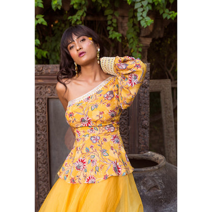 Chhavvi Aggarwal Yellow Organza Top With Pants (Set of 2)