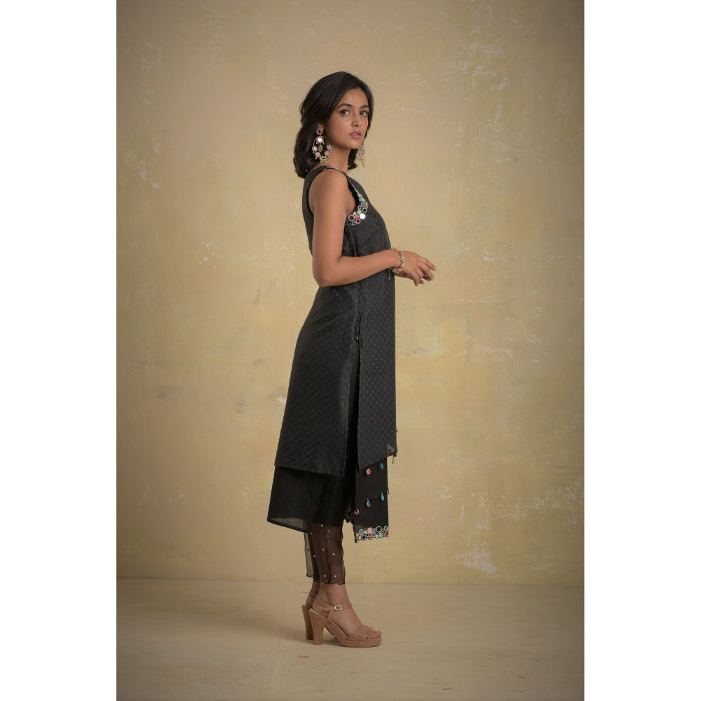 Charkhee Black Sleeveless Layered Kurta With Pants & Dupatta - (Set of 3)