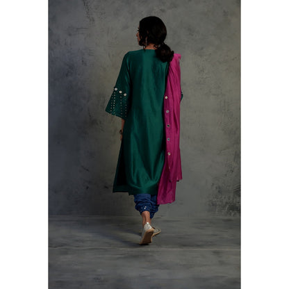 Charkhee Chanderi Flared Sleeve Kurta Set With Jogger - (Set of 3)