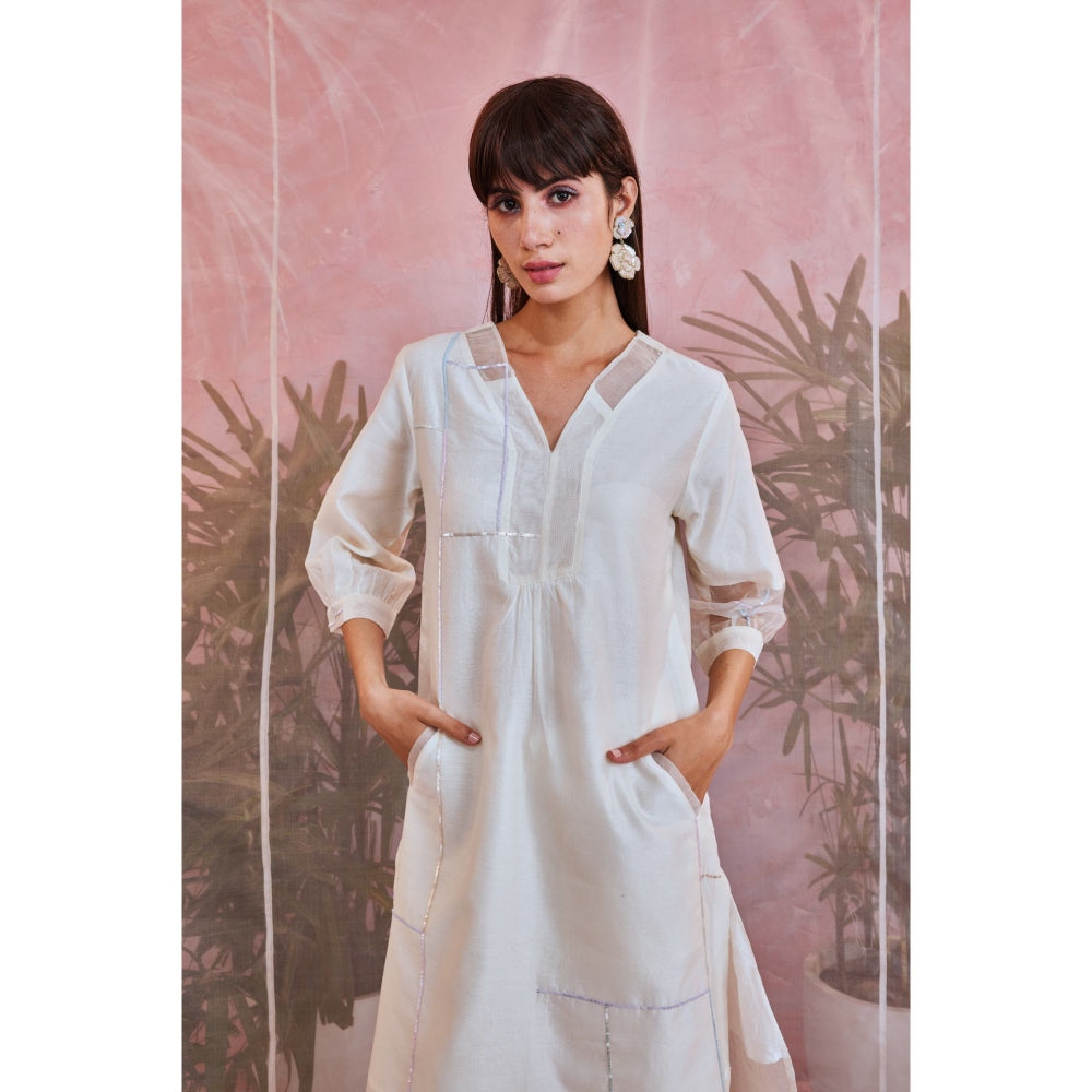 Charkhee Sequin Off White Placket Kurta With Pleated Pants (Set Of 3)