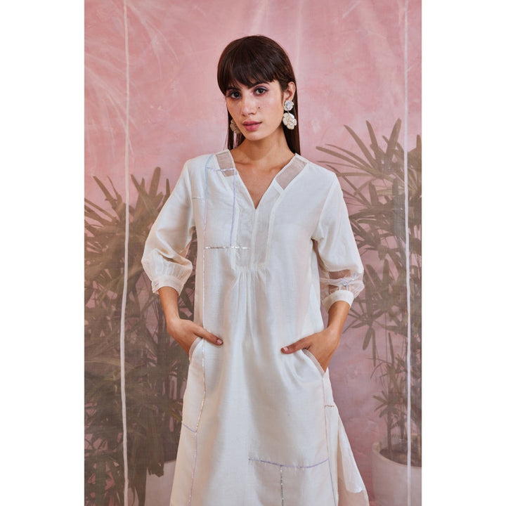 Charkhee Sequin Off White Placket Kurta With Pleated Pants (Set Of 3)