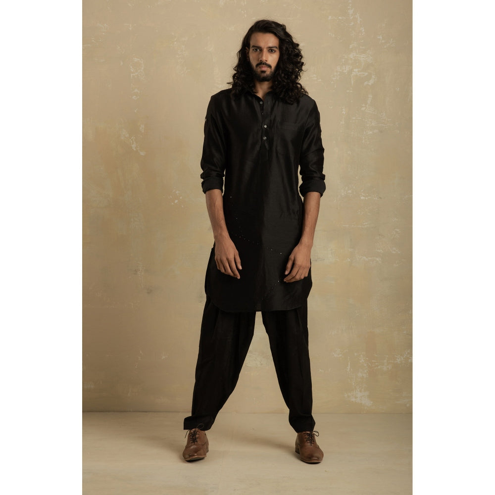 charkhee Men Black Pathani Kurta with Salwar (Set of 2)