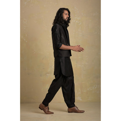 charkhee Men Black Pathani Kurta with Salwar (Set of 2)