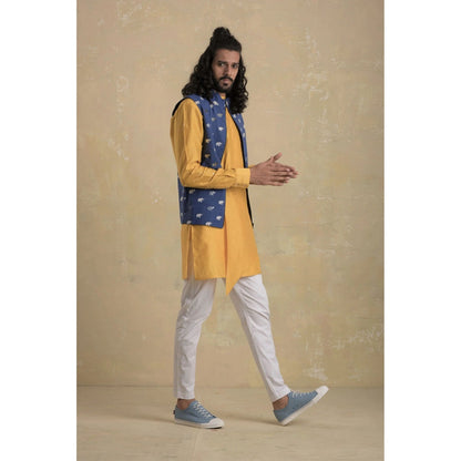 charkhee Men Yellow Diagonal Short Kurta with Pants (Set of 2)